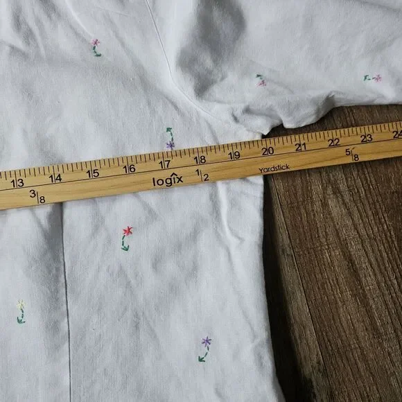 Vintage Talbots White Linen Blend Floral Embroidered Button Up Shirt. 3/4 Sleeve - Picture 8 of 10